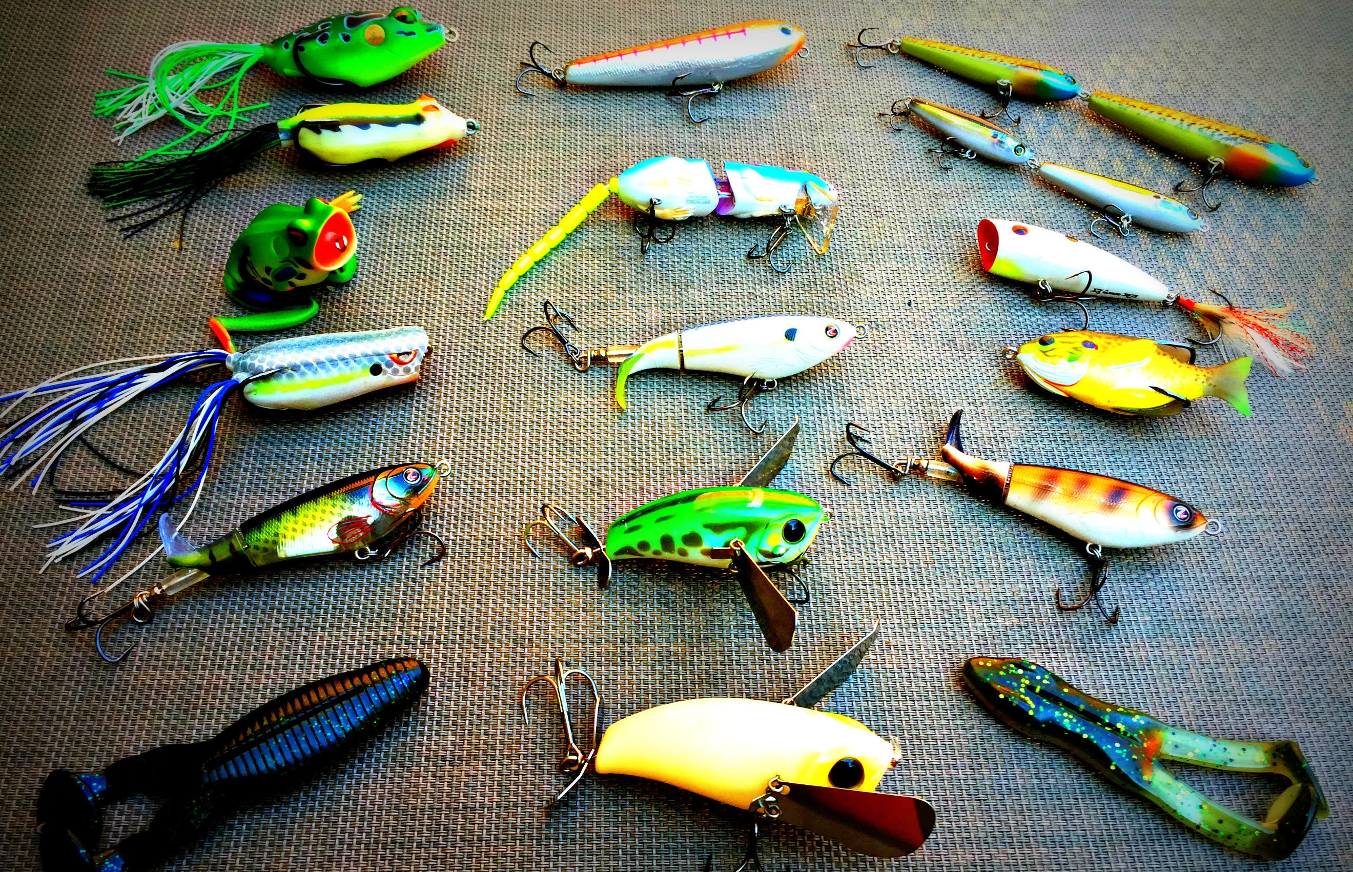 How to Select the Right Topwater Lure – Bass Fishing Tips