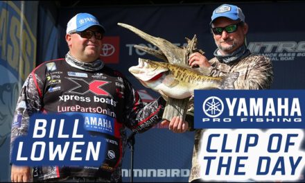 Bassmaster – Yamaha Clip of the Day: Bill Lowen receives replica of winning fish at weigh-in
