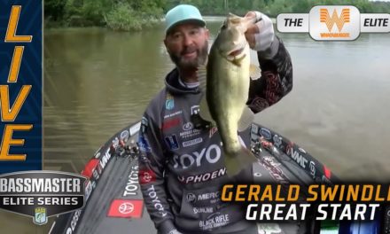 Bassmaster – Swindle kicks off his day with a good Neely Henry bass