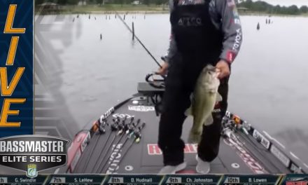 Bassmaster – FORK: Gerald Swindle lands a 6-13, gets within 1 ounce of 100 pounds