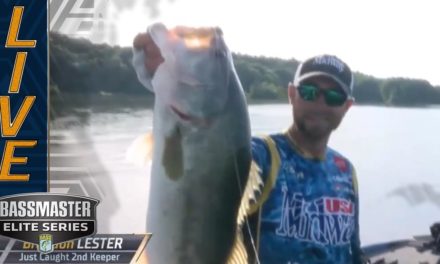 Bassmaster – PICKWICK: Lester lands a lunker (6+ pounder)