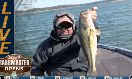 Bassmaster – Jeremiah Kindy is pulling away on his home lake