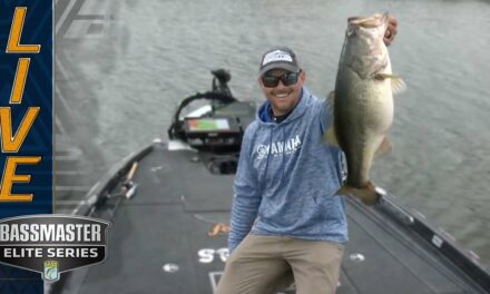 Bassmaster – Justin Atkins breaks 100 pounds at Lake Fork with 9 pounder